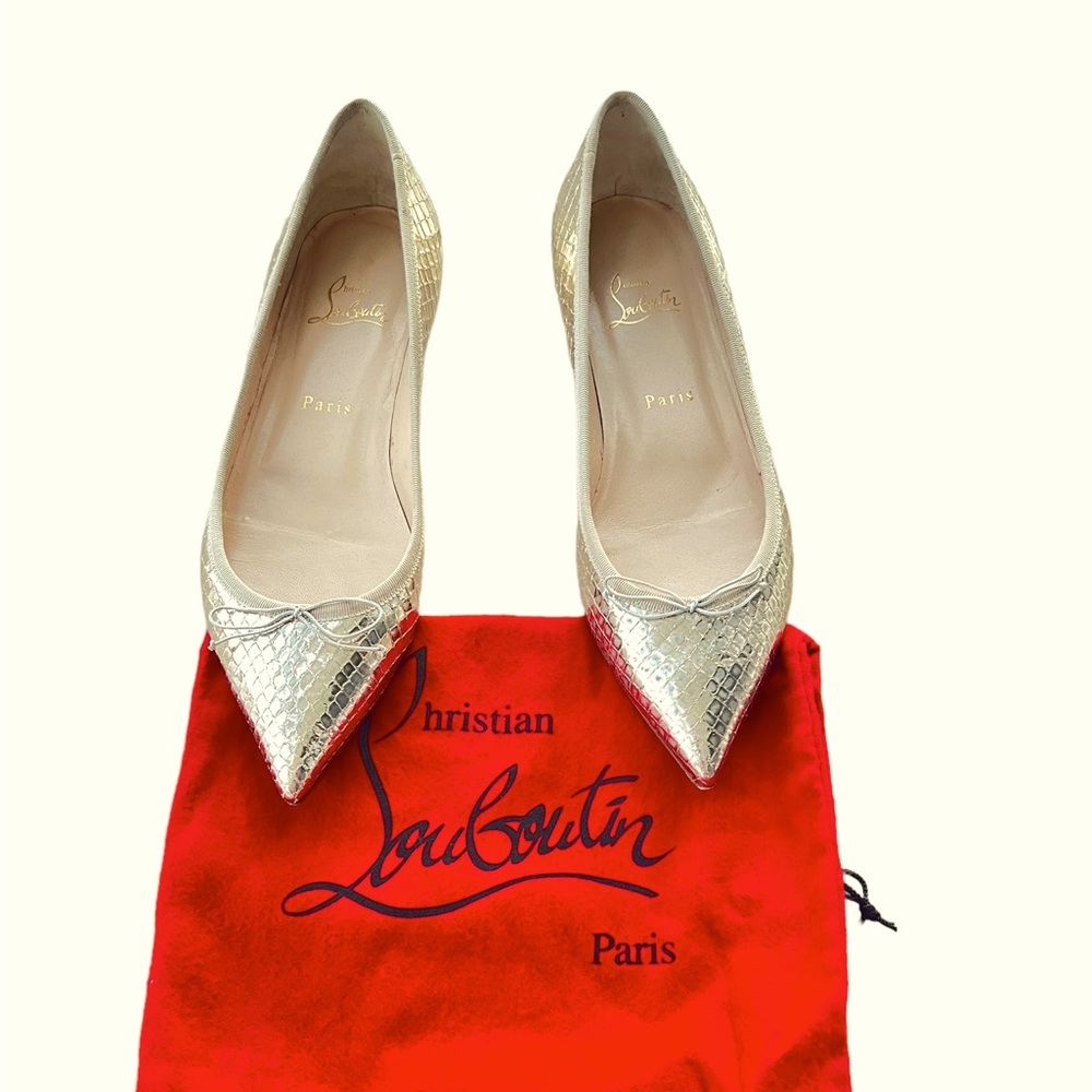 Christian Louboutin size 39 Gold